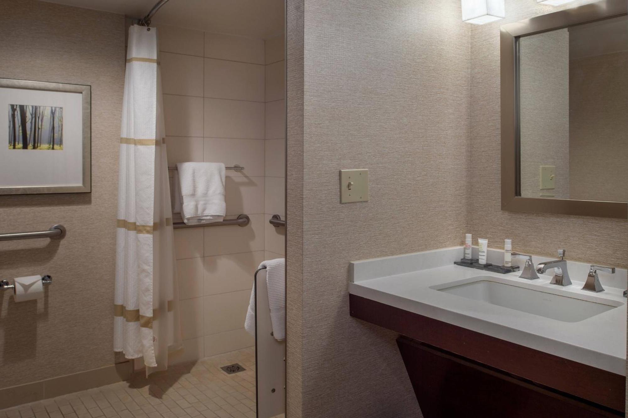 Double Room - Concierge Level,1633686723:JPEG